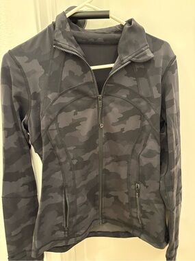 Lululemon Define Jacket *Read*
